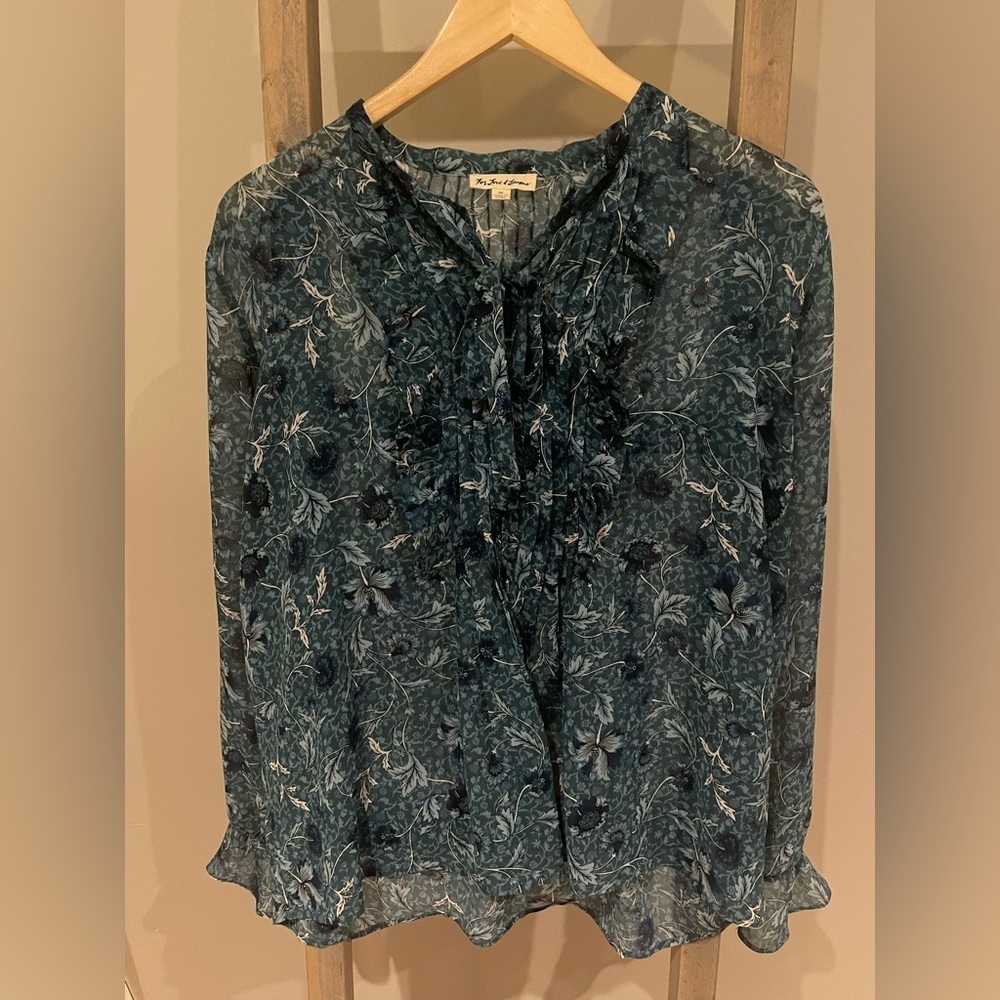 For love and lemons floral ruffle blouse